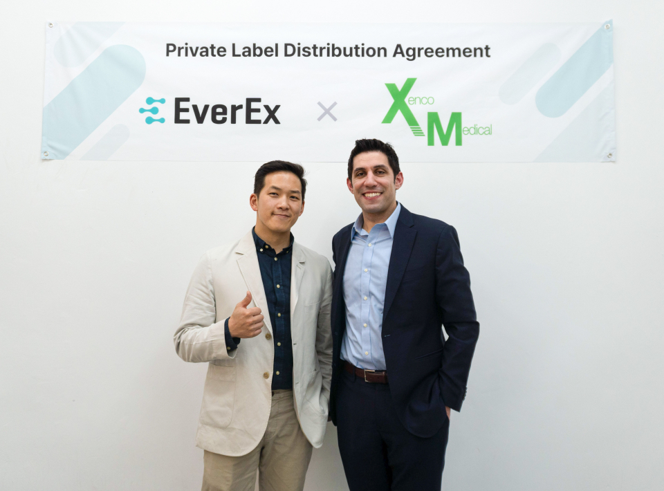 ▲ (왼쪽부터) 에버엑스 윤찬 대표와 젠코메디컬 제이슨 하이더 대표